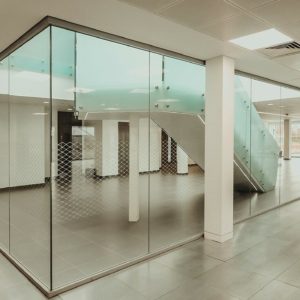 Сплошная противопожарная перегородка / серия FRM5448